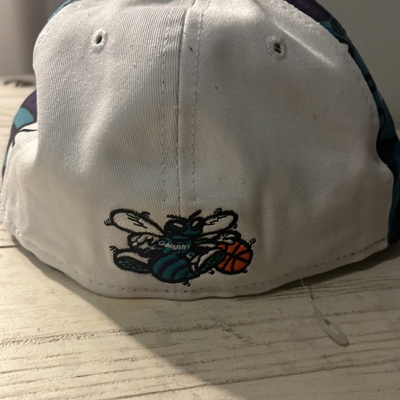 New -Hollywood Classics, Charlotte Hornets Baseball Cap Size 7 1/4 - Picture 2 of 5